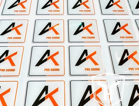 Decal Sữa Phủ Keo Epoxy 6